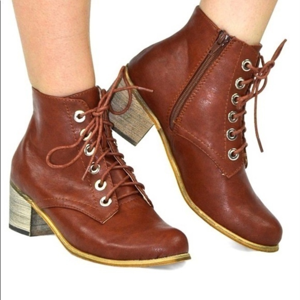 NIB-Chase & Chloe Cognac Ankle Boots